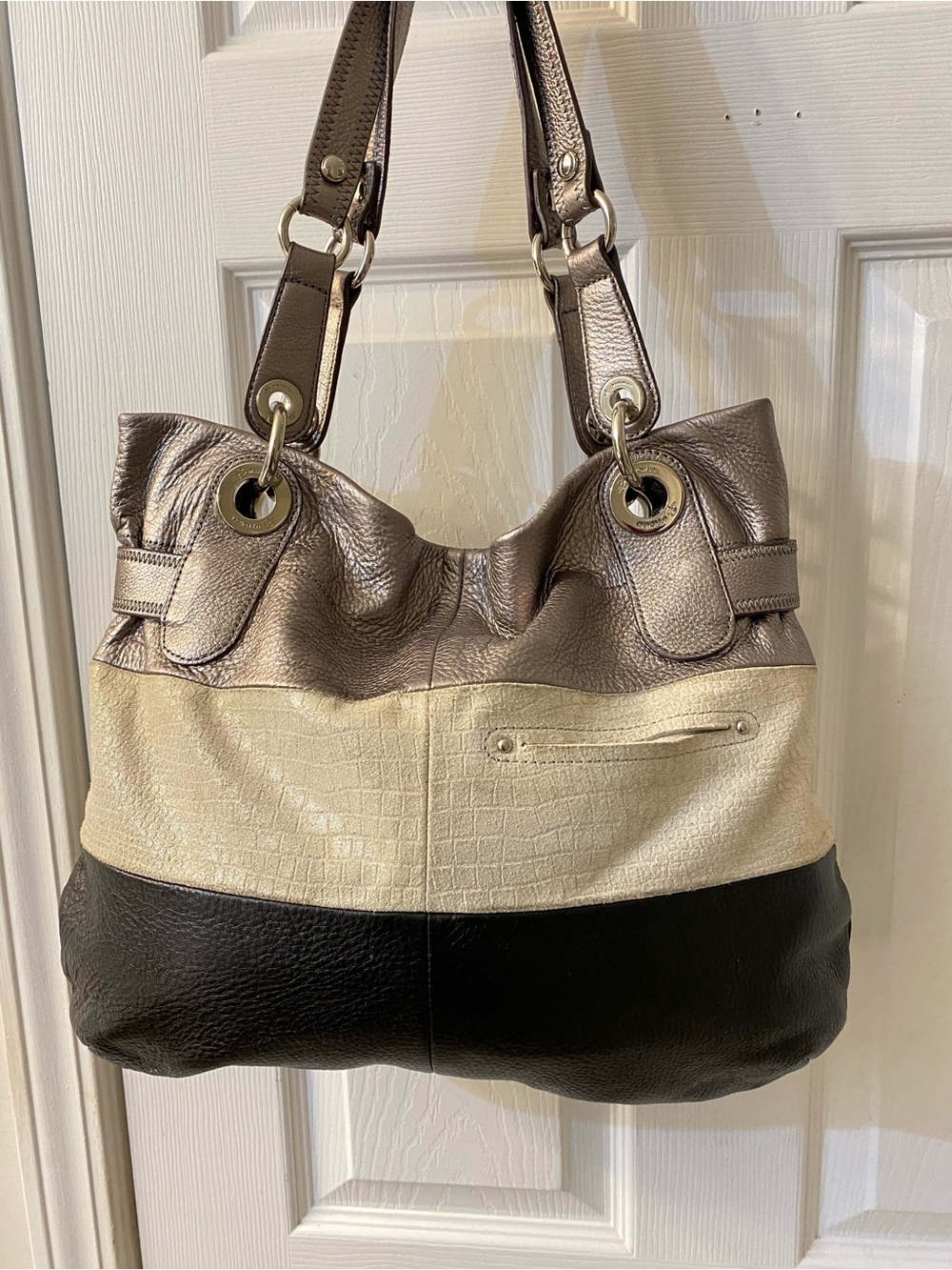 B Makowsky Tri Color Shoulder bag, good condition clean interior Large Size - Picture 8 of 11